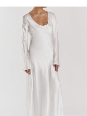 DISSH LEA WHITE SLEEVED SATIN MAX